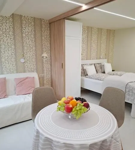 Lelle Apartment *