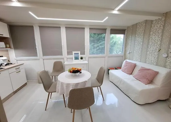 Lelle Apartment *