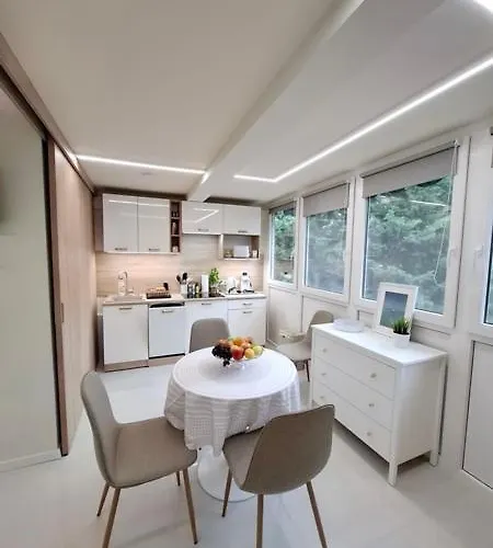 Lelle Apartment *