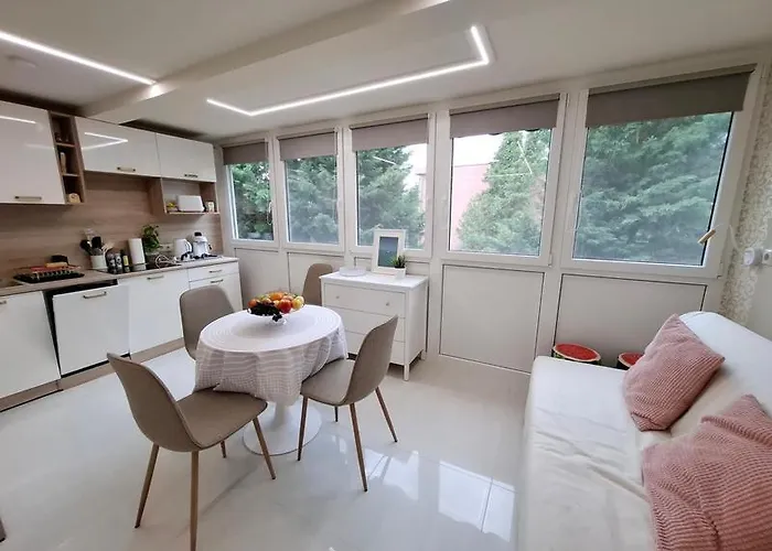 Lelle Apartment *