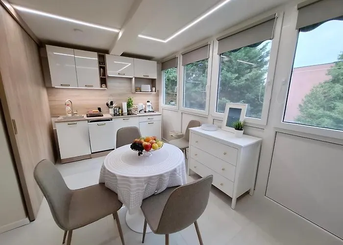 Lelle Apartment *